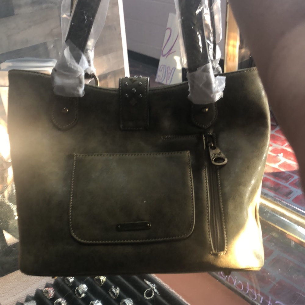 Sold - Picture 4 of 8